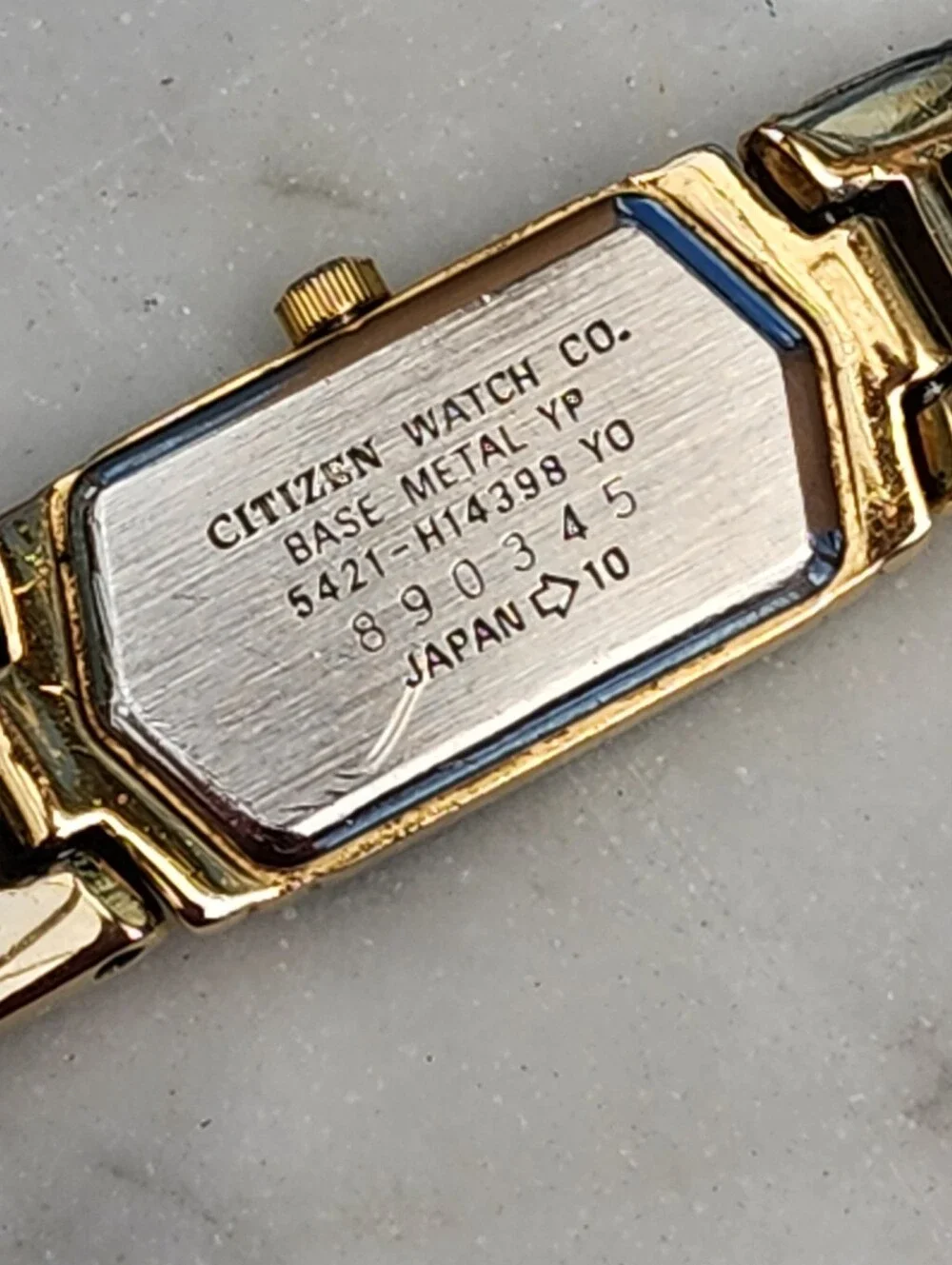 Vintage 90s Citizen Elegance 5421 Women Green Dial Gold-Tone Hexagon Watch 7.25